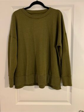 Time and Tru Olive Green Crewneck Sweatshirt